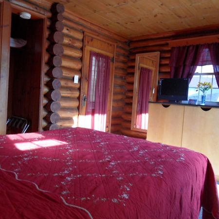 Seven Dwarfs Cabin - On The Brook Cabins Lake George Exteriör bild