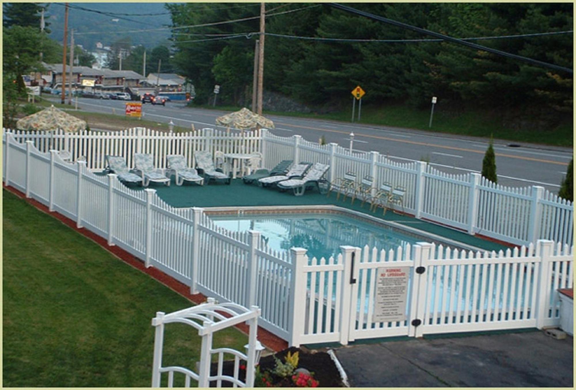 Seven Dwarfs Cabin - On The Brook Cabins Lake George Exteriör bild