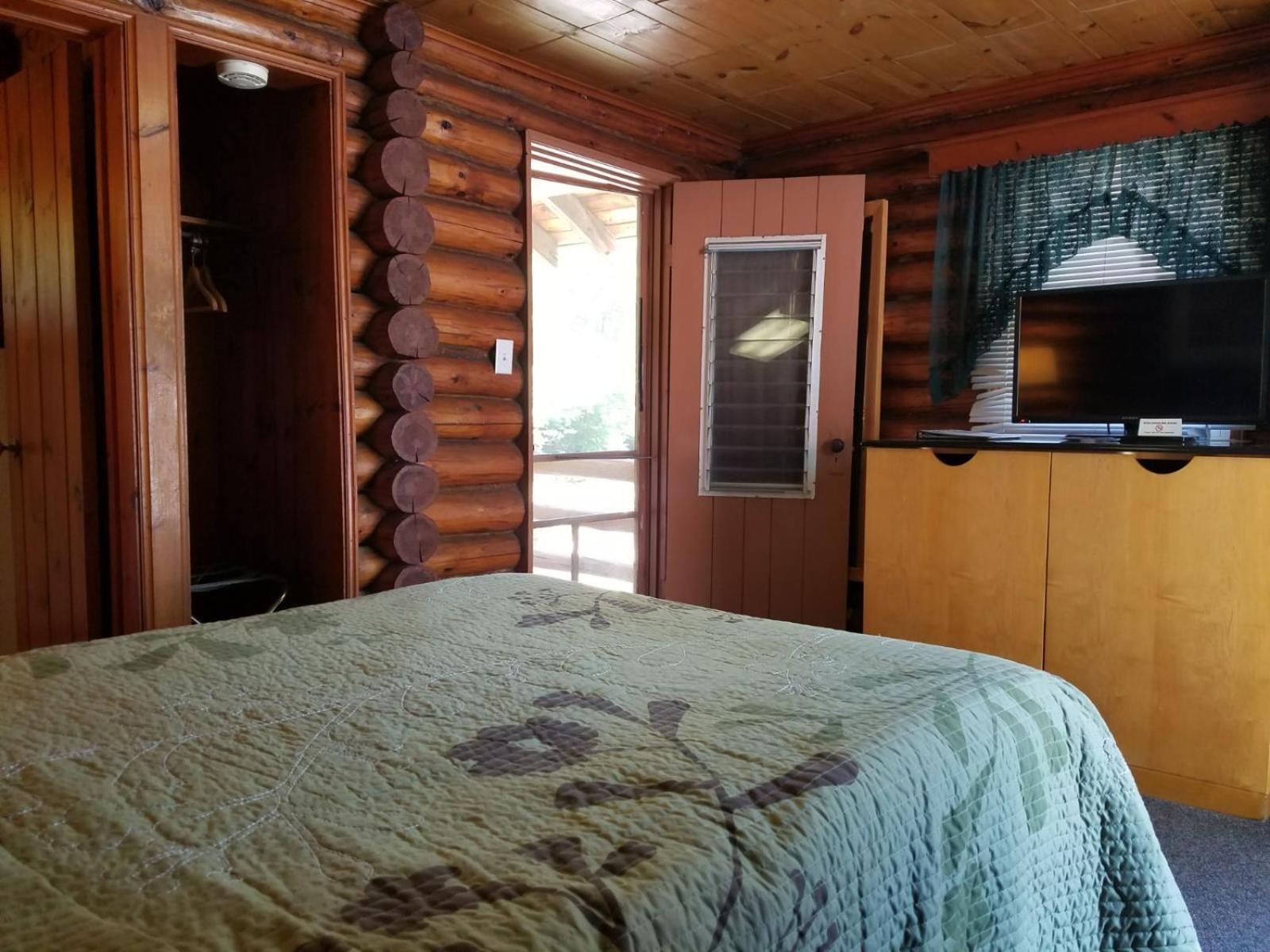 Seven Dwarfs Cabin - On The Brook Cabins Lake George Exteriör bild