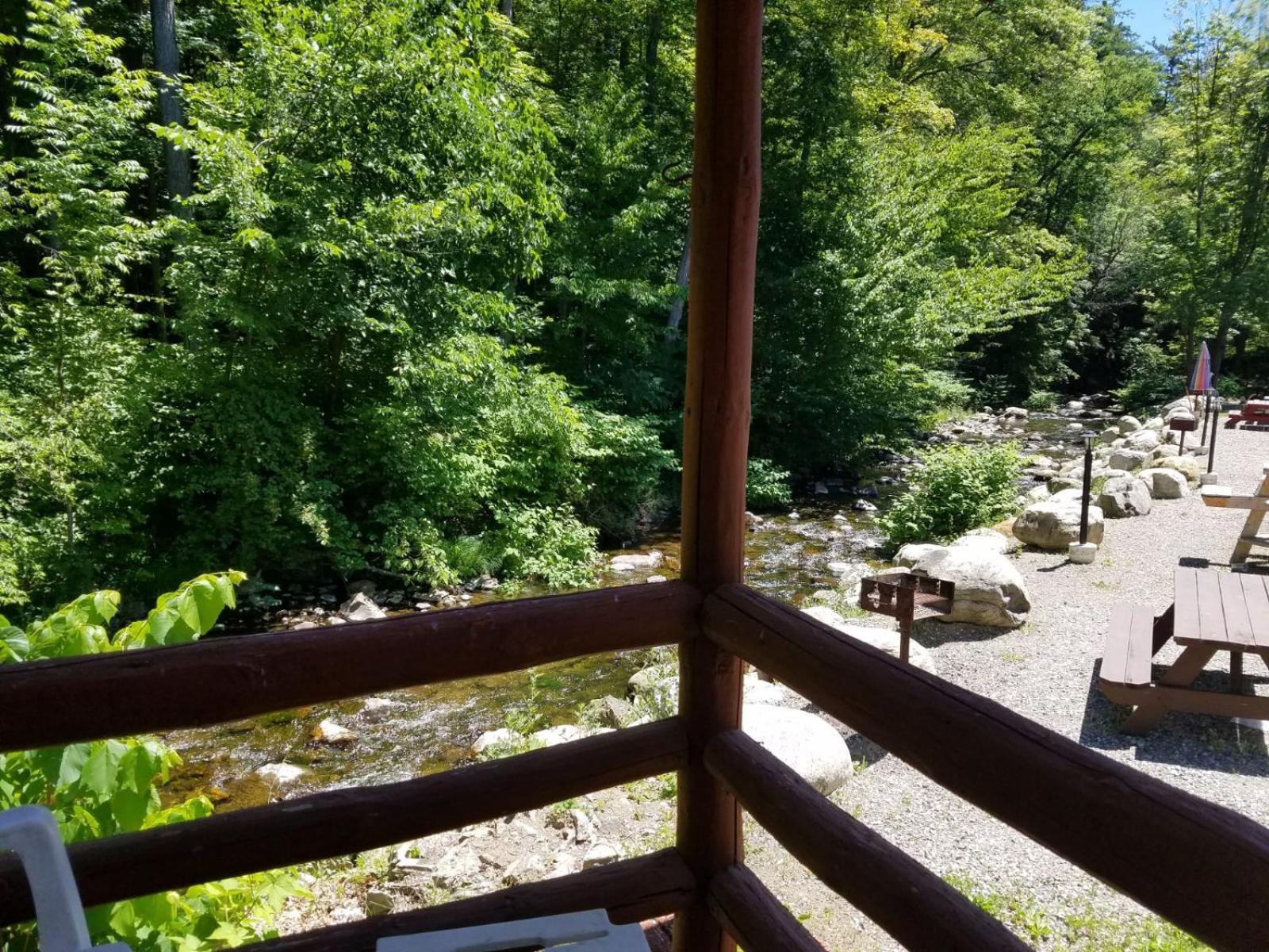Seven Dwarfs Cabin - On The Brook Cabins Lake George Exteriör bild